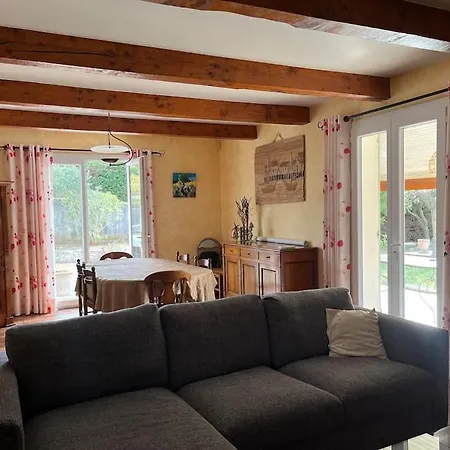 Provencale Avec Piscine Et Grand Jardin *